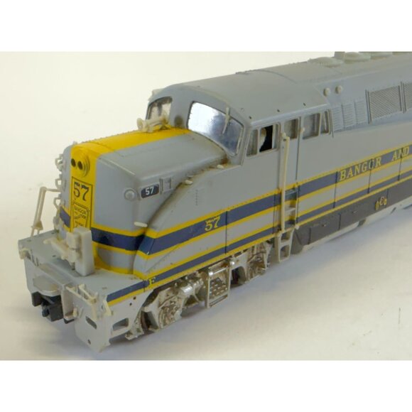 Bangor & Aroostook 57 Diesel Locomotive HO Scale Model Train Engine - Picture 4 of 9